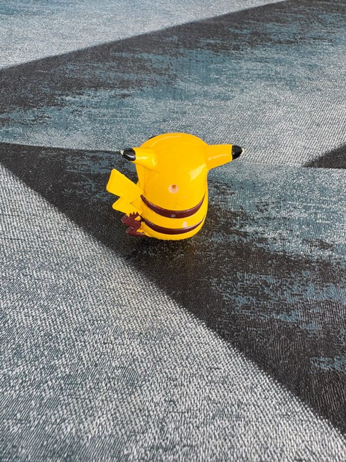 Petite figurine, Pikachu, Pokémon, embout de crayons, Nintendo de 1999 - photo numéro 2