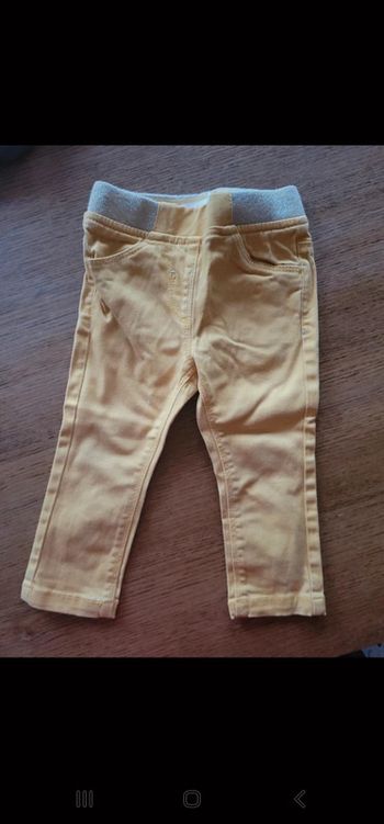 Jean taille 18 mois