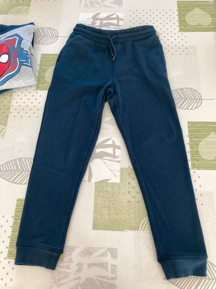 Survêtement spiderman taille 10 ans (140 cm) - photo numéro 7