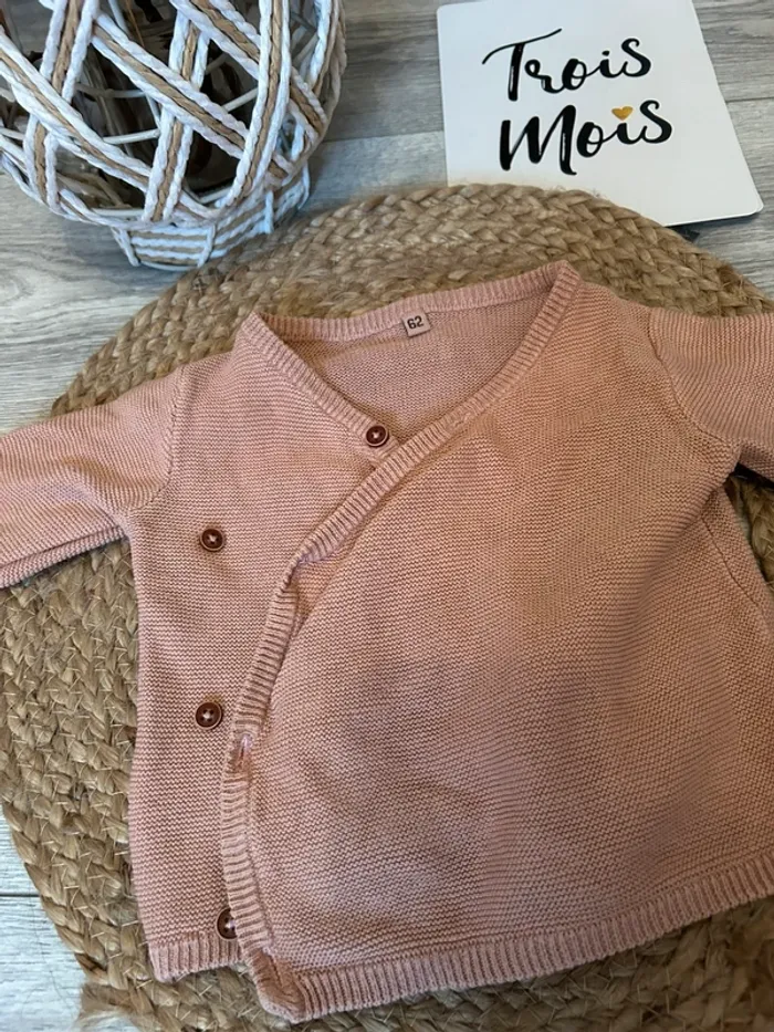 Gilet croisé 3 mois - photo numéro 5