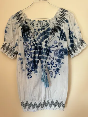 Blouse col v