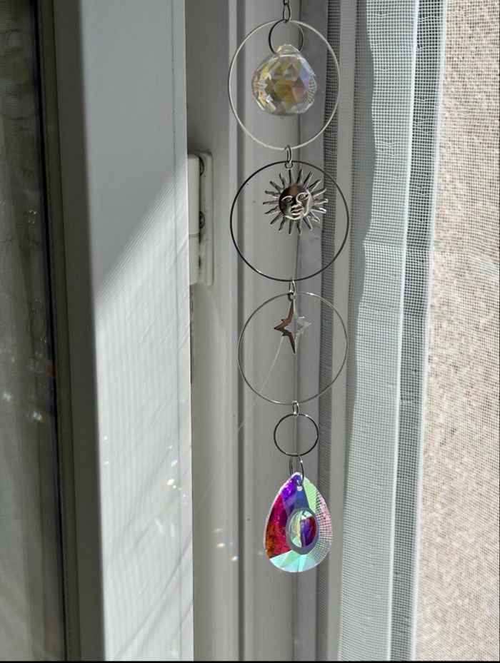 Capteur de soleil “Éclat Cosmique” – Cristal, Soleil & Étoile