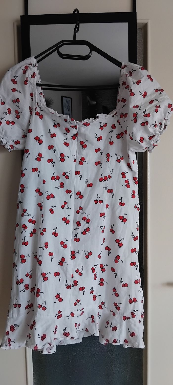 Jolie Robe blanche cerise Rouge Tbe - photo numéro 2