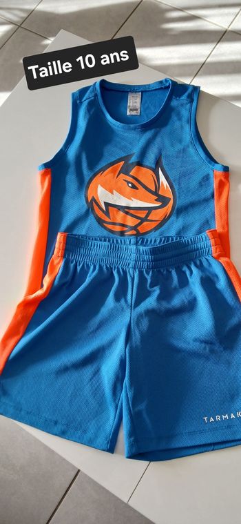 Ensemble débardeur et short garçon Taille 10 ans marque Décathlon 