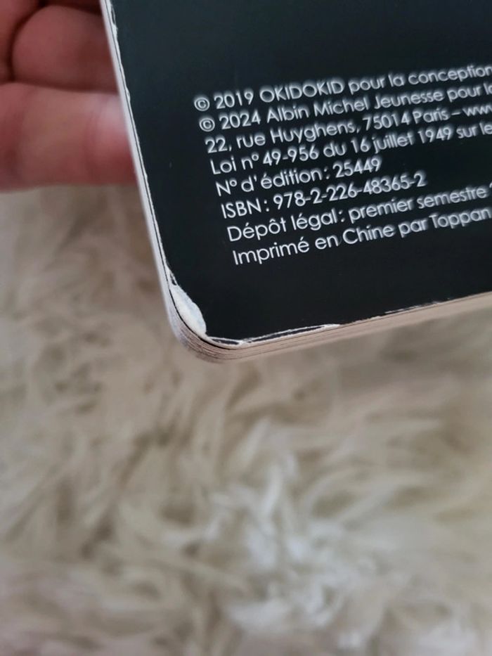 Lot livre en noir et blanc. - photo numéro 3