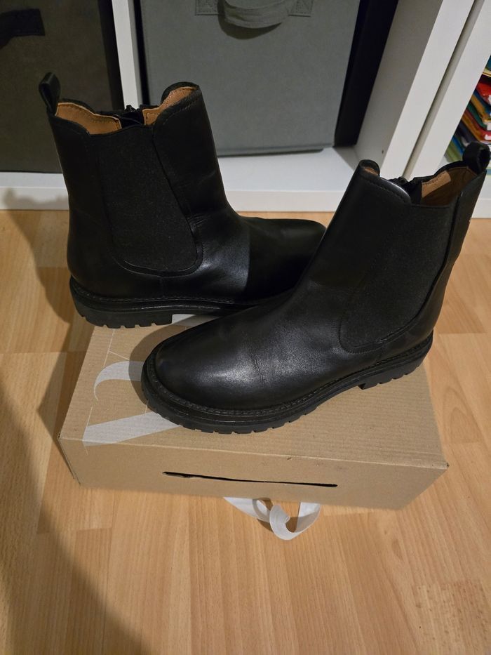 Neuves (non portées)🩷 🩷🤩😍🎉🎉 bottines  fille pointure 36 😍🤩🩷🩷 - photo numéro 2