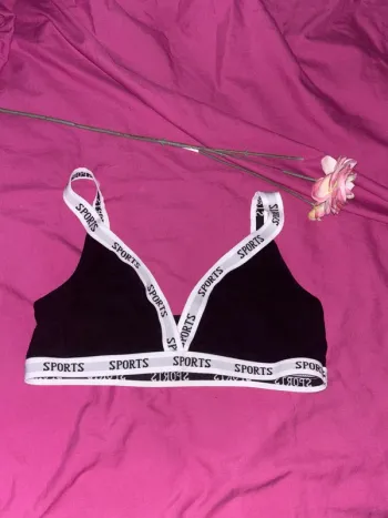 Bralette à lettres