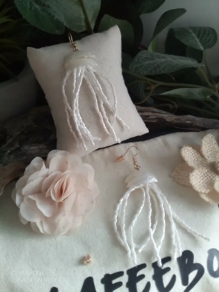 Boucles d'oreilles bohèmes pieuvres blanches