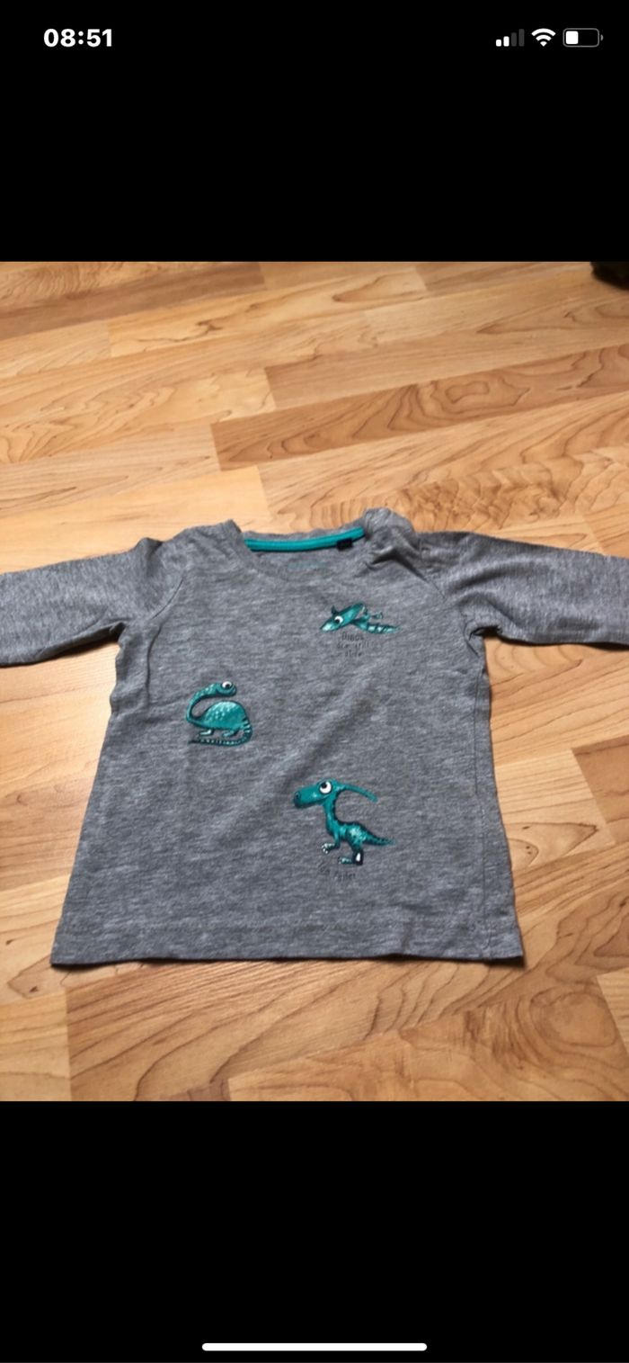 Jogging et tee shirts - photo numéro 3