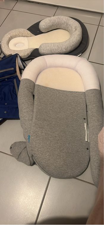 Matelas + porte bébé+ petit matelas siège auto 