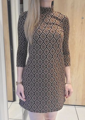 Jolie robe casual de marque Reserved S