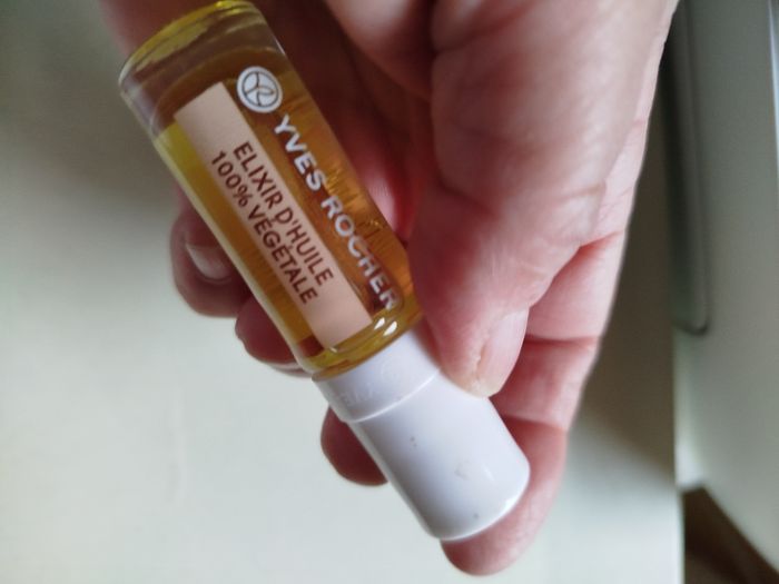 Lot vernis à ongles, eyeliner neuf, éponge maquillage neuf,fard a paupières neuf . Yves Rocher et autres - photo numéro 10