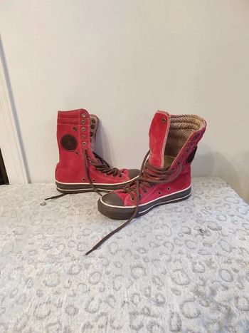 Converse Hautes Pointure 37 rouge et marron