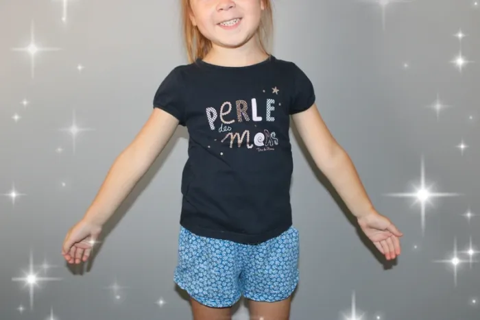 Magnifique ensemble short plus t-shirt taille 4 ans