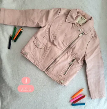 Veste en simili cuir rose pâle 4ans