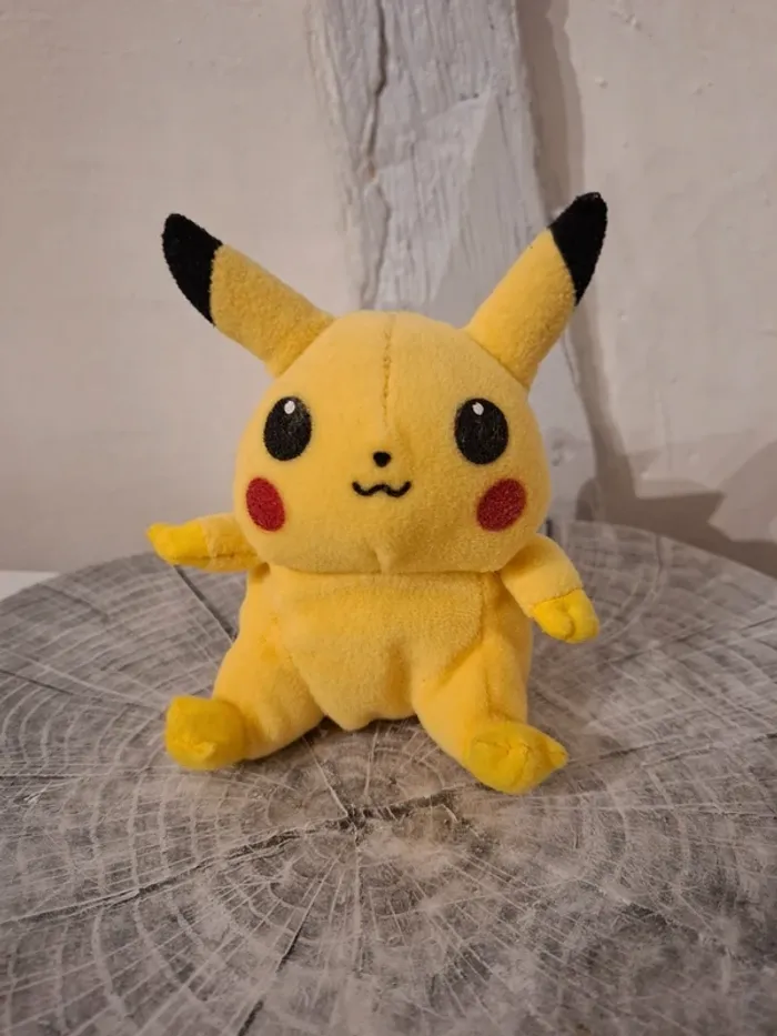 Peluches Vintage Pokémon Ronflex Pikachu - photo numéro 5