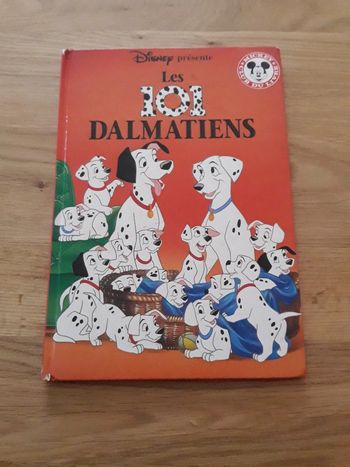 Livre les 101 dalmatiens