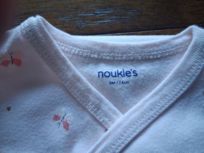 Lot de 2 bodies à manches courtes et ouverture par devant de marque Noukie’s - photo numéro 4