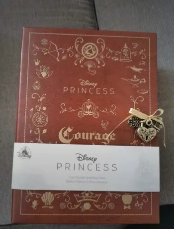 Boite a bijoux princesse disney neuf