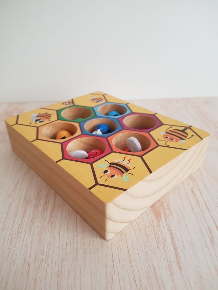 Jeu de tri en bois nid d'abeilles de couleurs - photo numéro 9