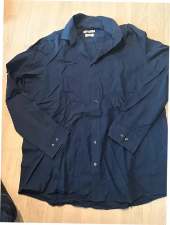 Chemise bleu marine 44 c&a canda manches longues très bon état