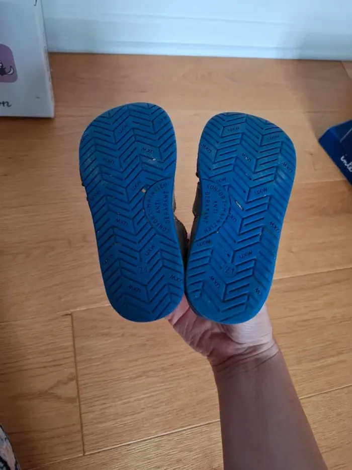 Chaussures sandales bébé en cuir - 21 - très bon état - photo numéro 7
