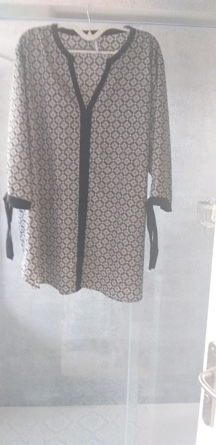 Tunique fantaisie taille 54 neuve - photo numéro 2
