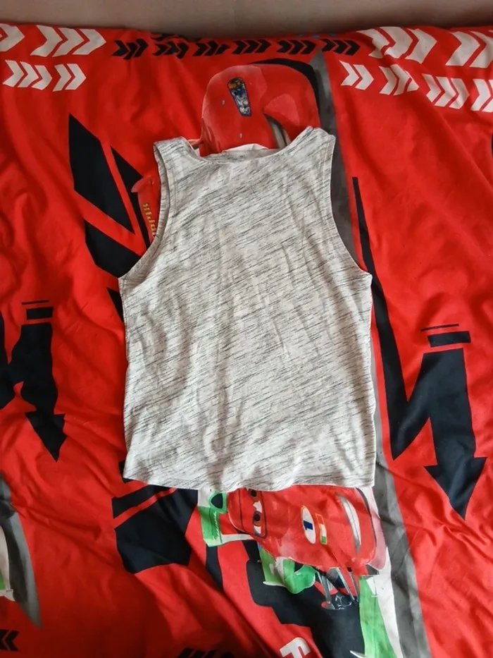 Débardeur  H&M taille 12 ans - photo numéro 2