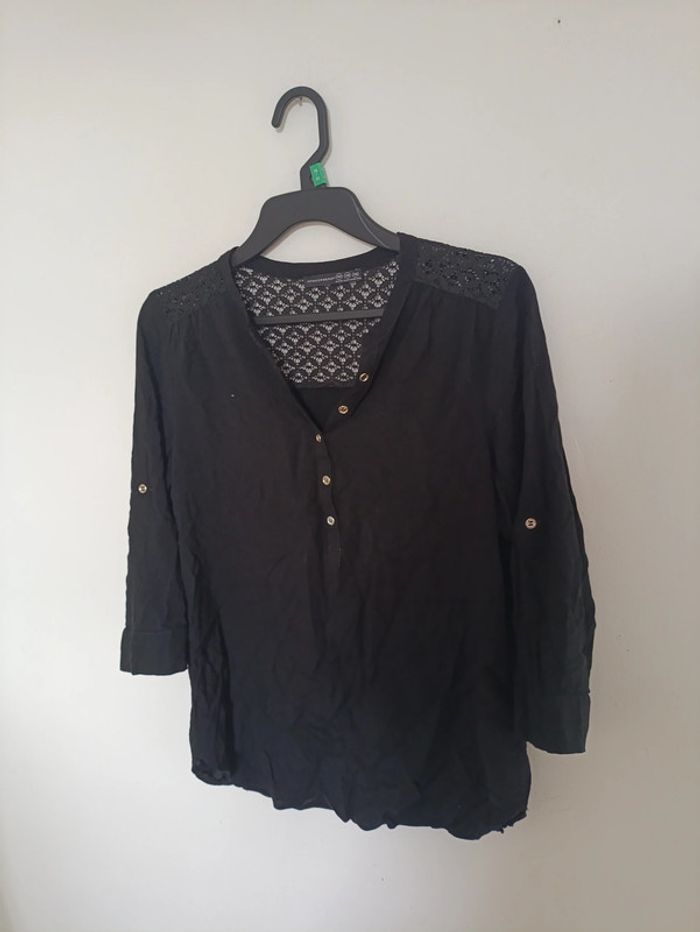 Blouse noire dentelle épaules Atmosphere 38