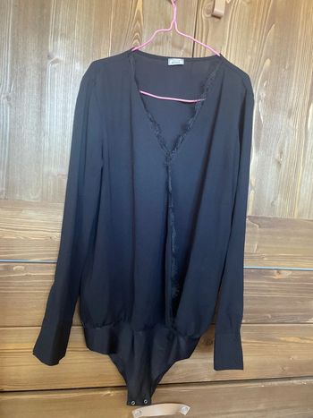 Blouse body noir cache cœur dentelle