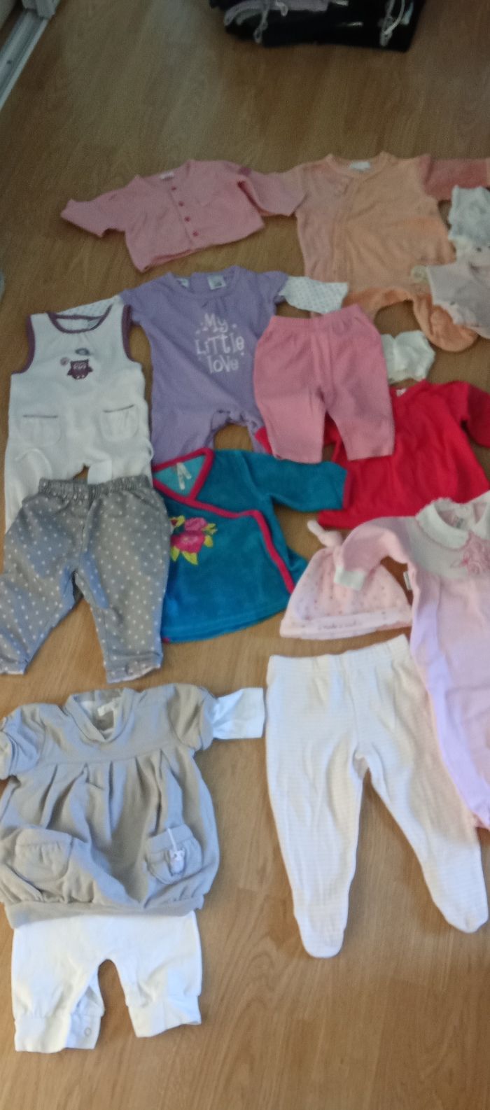 Lot articles fille 1 mois - photo numéro 6