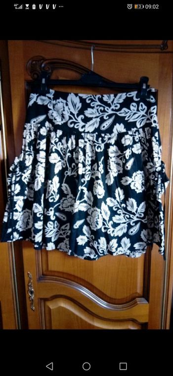 Jupe fleurie mi longue