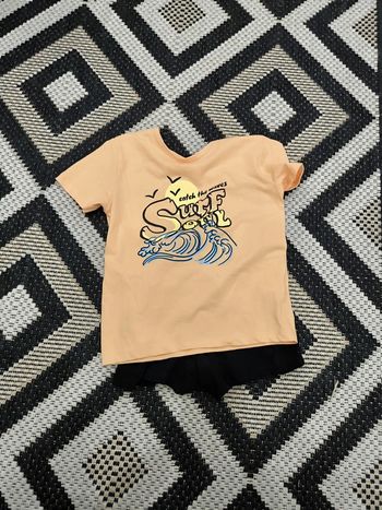 Ensemble t shirt et short taille 6 ans neuf