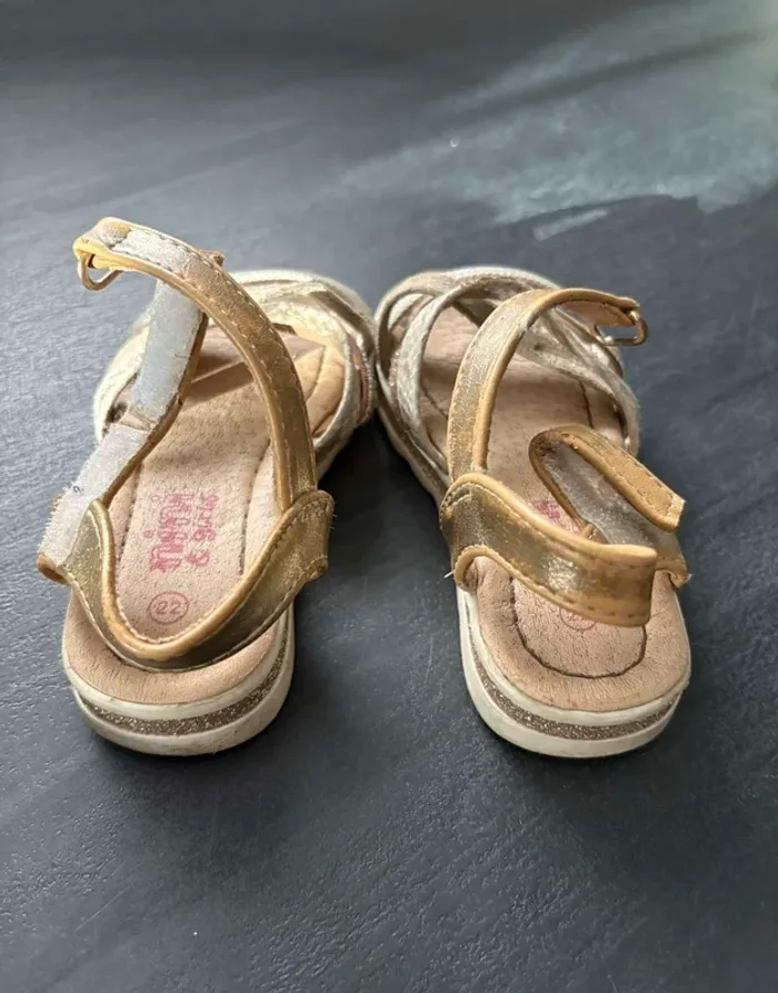 Sandale taille 22 - photo numéro 4
