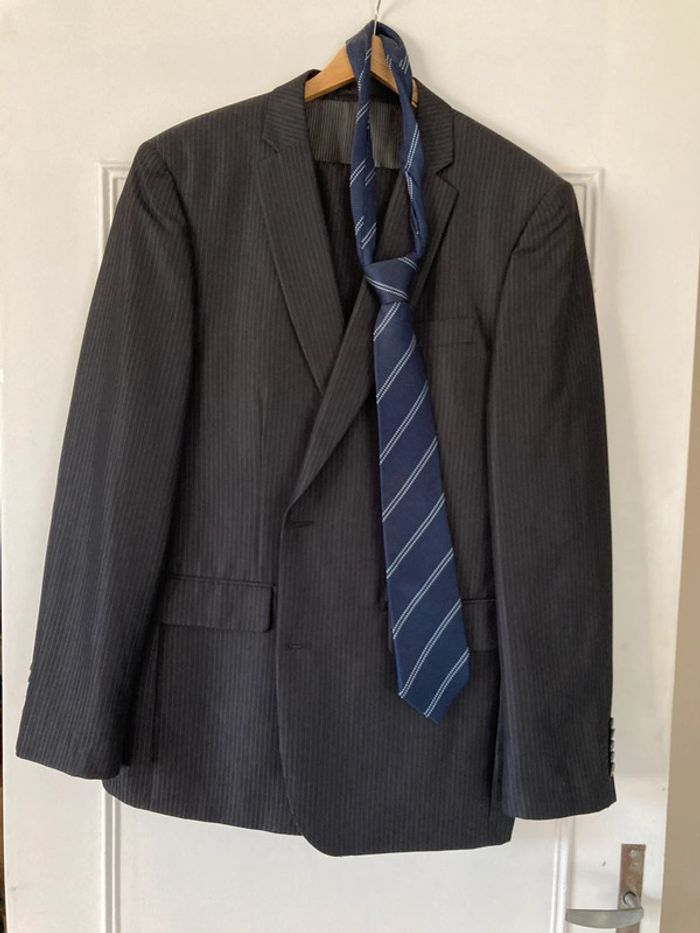 Costume veste pantalon cravate - photo numéro 2