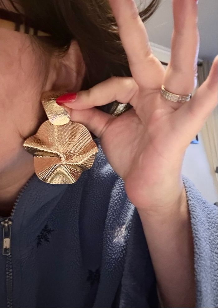 Belles boucles d’oreilles NEUVES pour femme couleur doré - photo numéro 2