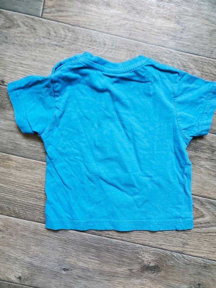 T-shirt taille 18 mois bon état - photo numéro 2
