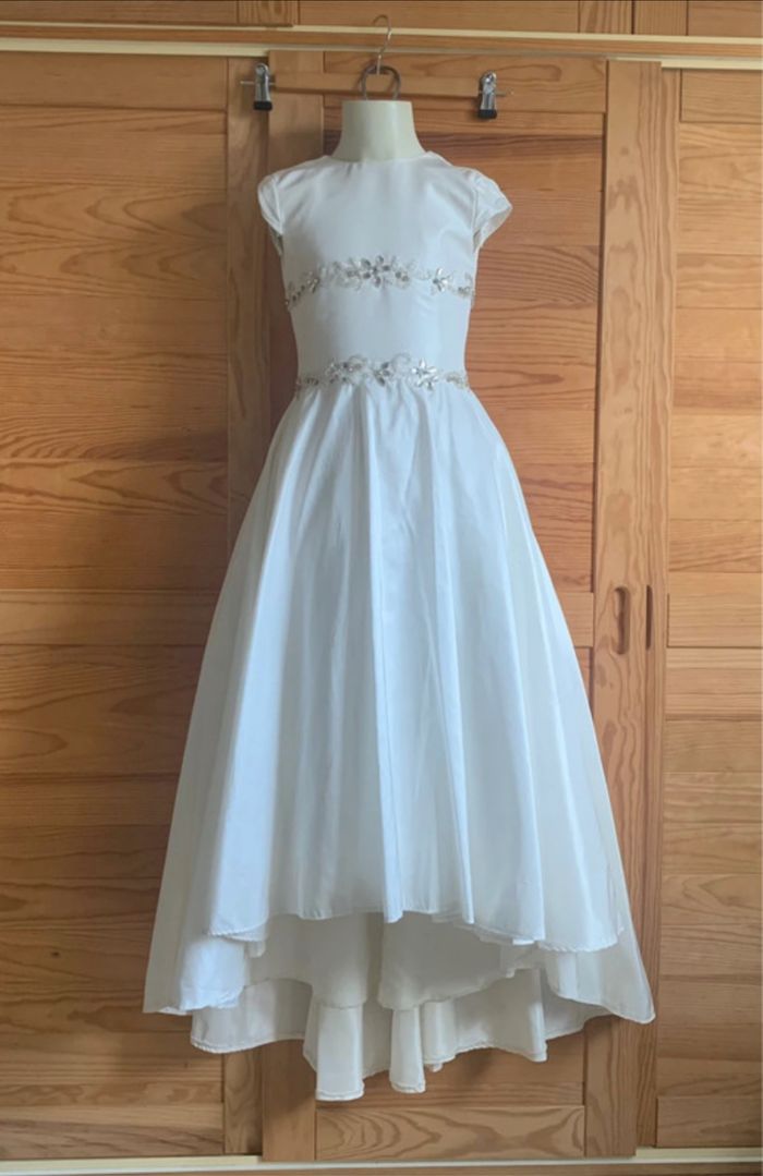 Robe de cérémonie fille 6 ans sur mesure (traîne & strass) housse incluse
