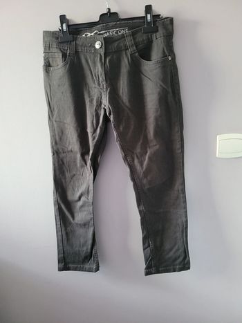 Jean court gris taille 38 Basic One