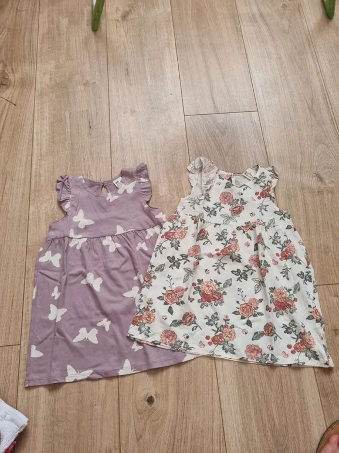 2 robes H&M 9/12mois 80cm