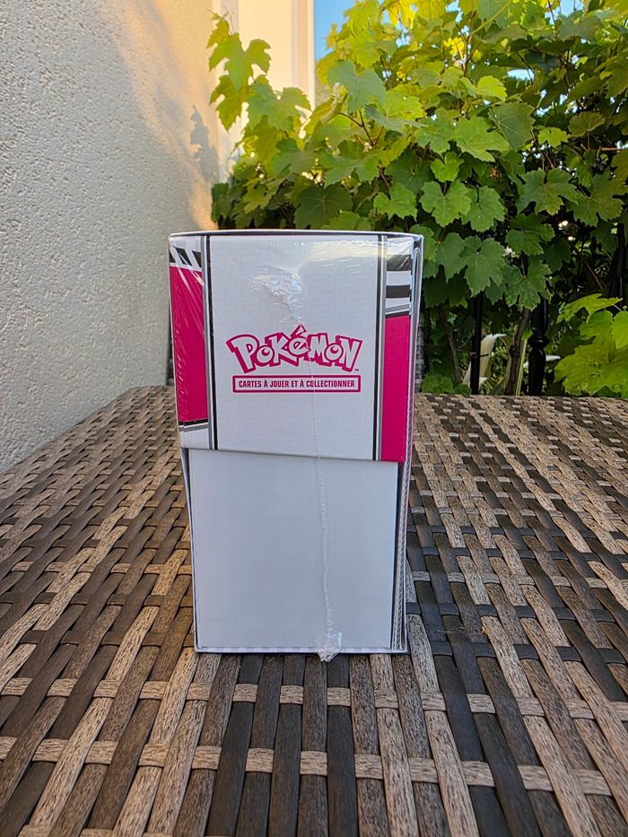 Pokémon: Coffret Dresseur d’élite Écarlate et Violet – Flamme Blanche – Reshiram - photo numéro 4