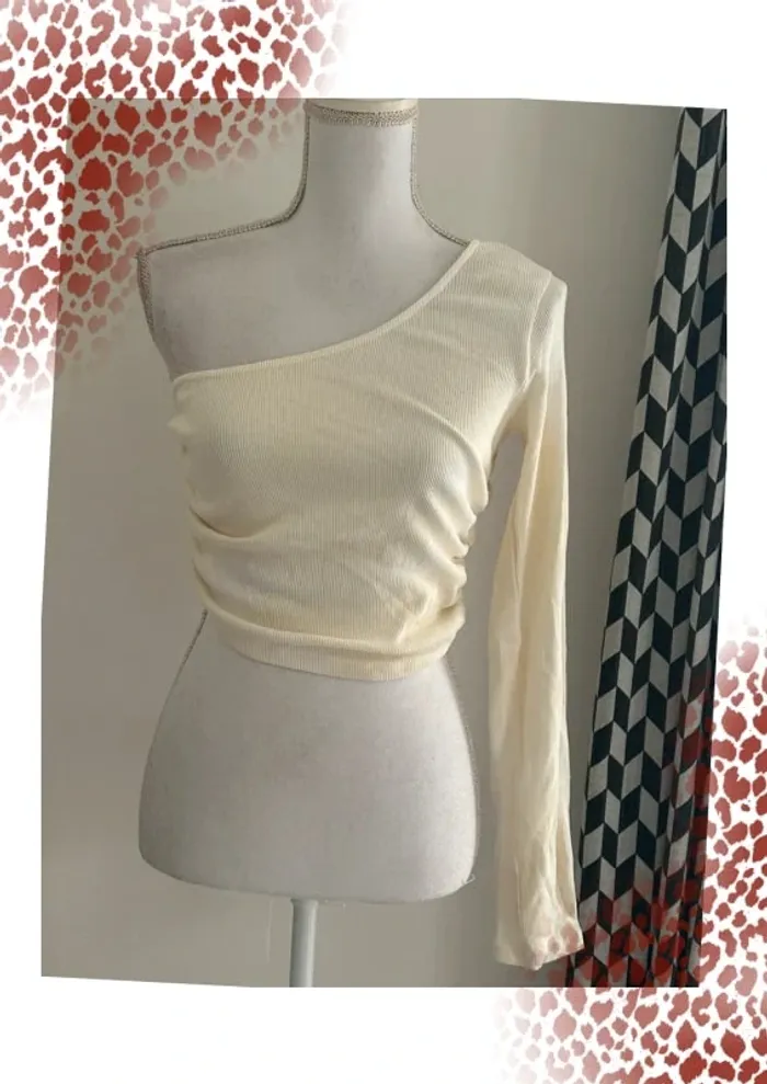 Top asymétrique Zara taille 40