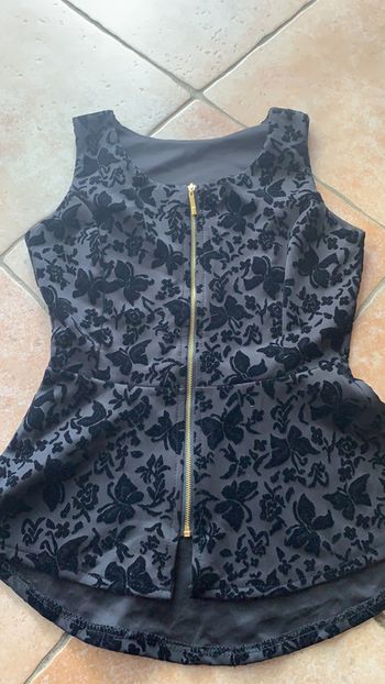 Haut noir velours taille M