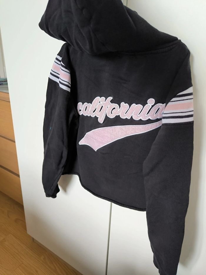 Sweat Jennifer - photo numéro 4