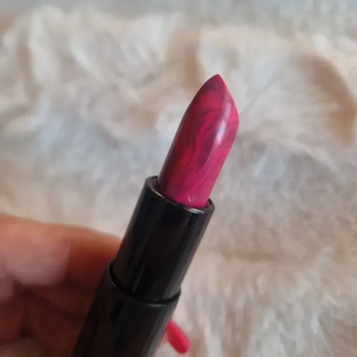 Rouge à lèvres marbré Rouge Interdit de Givenchy - photo numéro 2