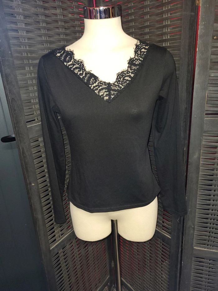 Haut manches longue dentelle 38