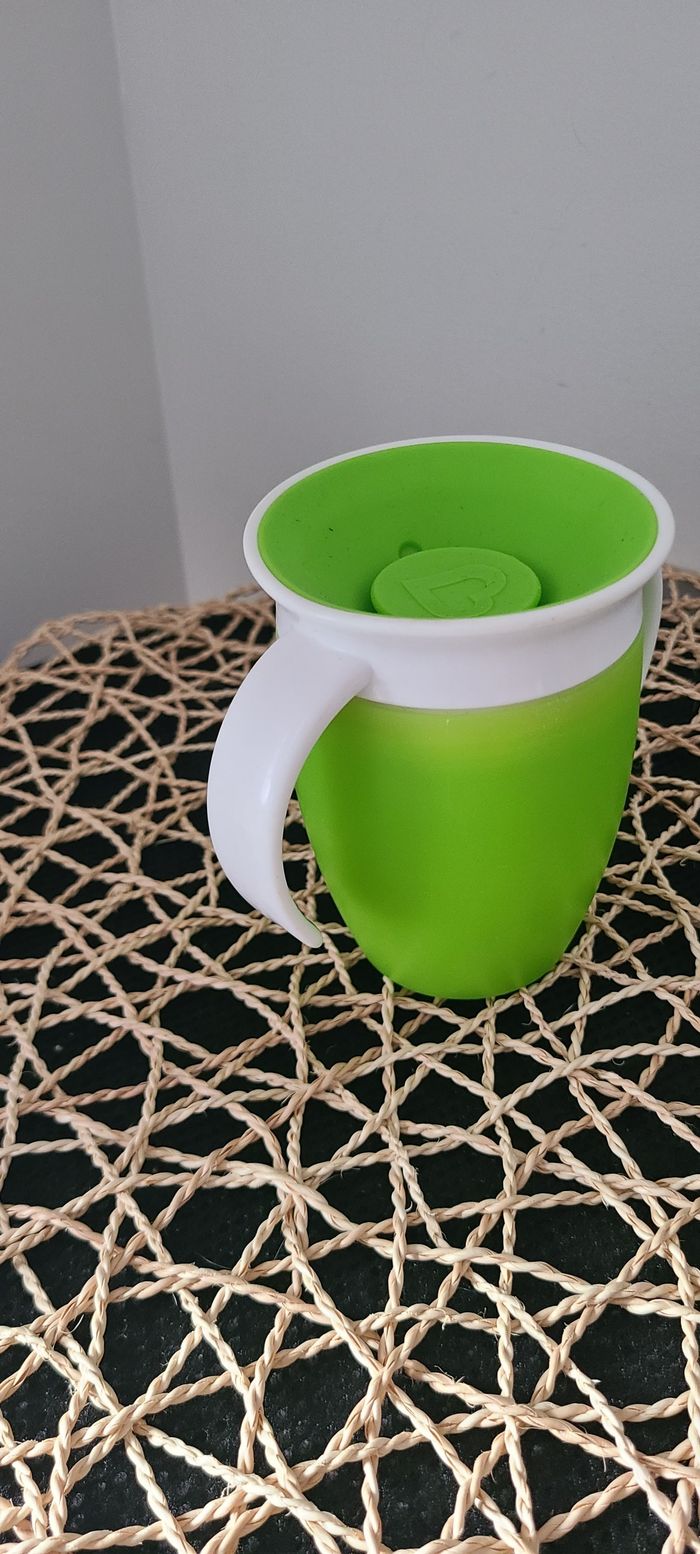 Tasse Miracle® 6 mois et + - 207 ml Vert de Munchkin