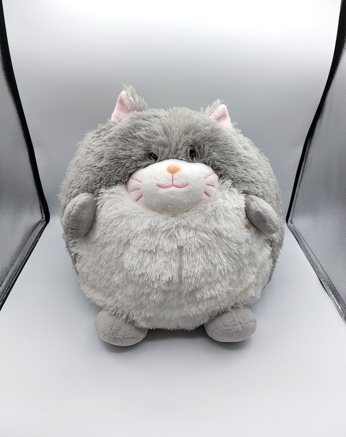 Grosse peluche animal bouboule chat gris vert EMC distribution hauteur 31 cm doudou