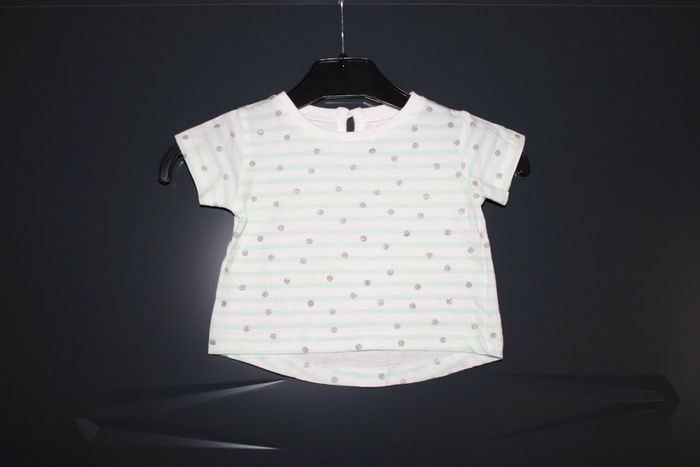 T-shirt manches courtes taille 3 mois 56-62 cm (NEUF).