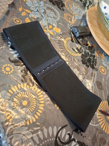 Ceinture femme noir taille L dimension 74 sur 11 cm neuf prix 2 euro